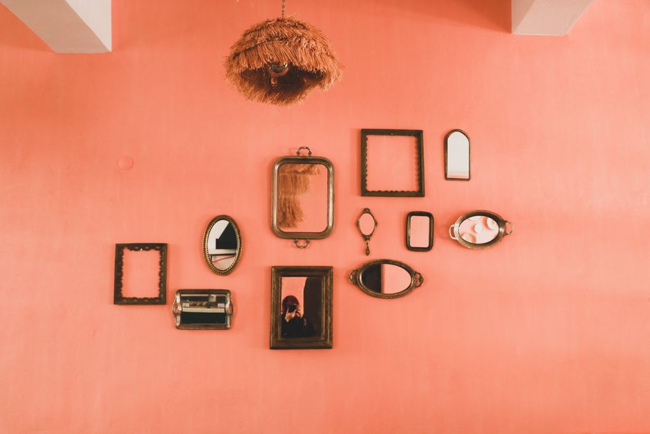 Speelse Bohemian babykamer vol kleurrijke elementen. Speelse Bohemian babykamer vol kleurrijke elementen.