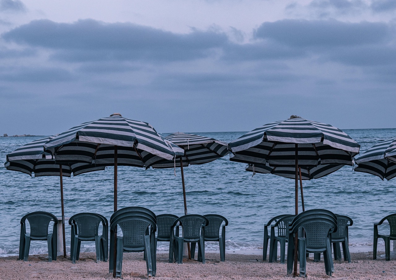 Zonne-energiesensoren op slimme parasol aan. Zonne-energiesensoren op slimme parasol aan.