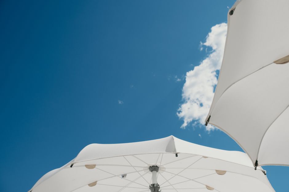 Slimme parasol met ingebouwde temperatuurregeling. Slimme parasol met ingebouwde temperatuurregeling.